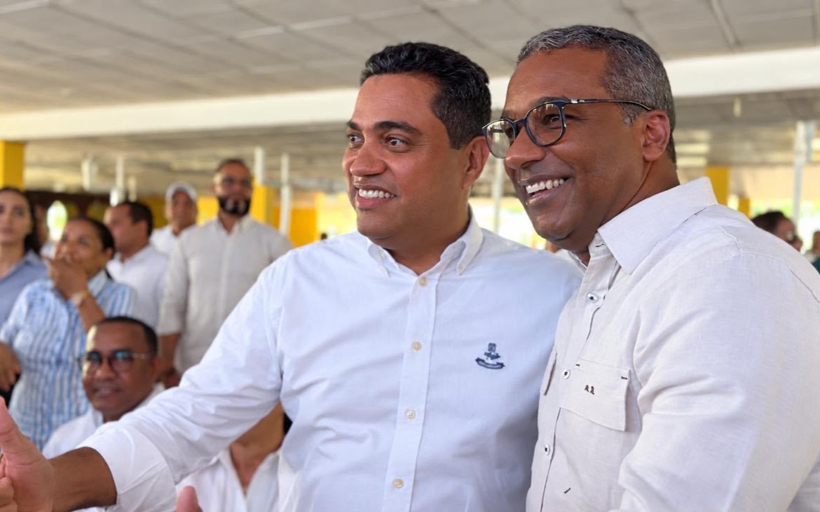 Agustín Burgos proclamado coordinador de campaña de David Collado en La Vega.
