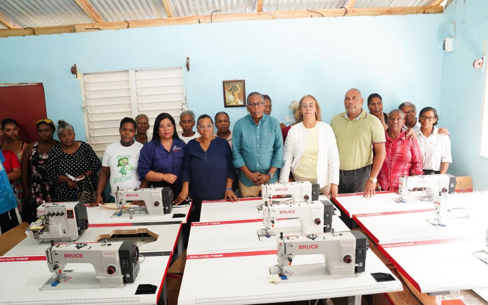 DASAC entrega modernas máquinas de coser a congregación religiosa a fin de contribuir al desarrollo del autoempleo de mujeres en San Cristóbal