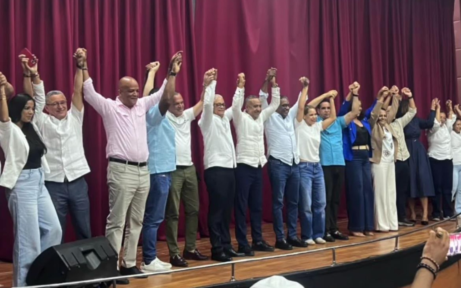 David Collado designa a Agustín Burgos como coordinador de campaña en La Vega para su proyecto 2028.