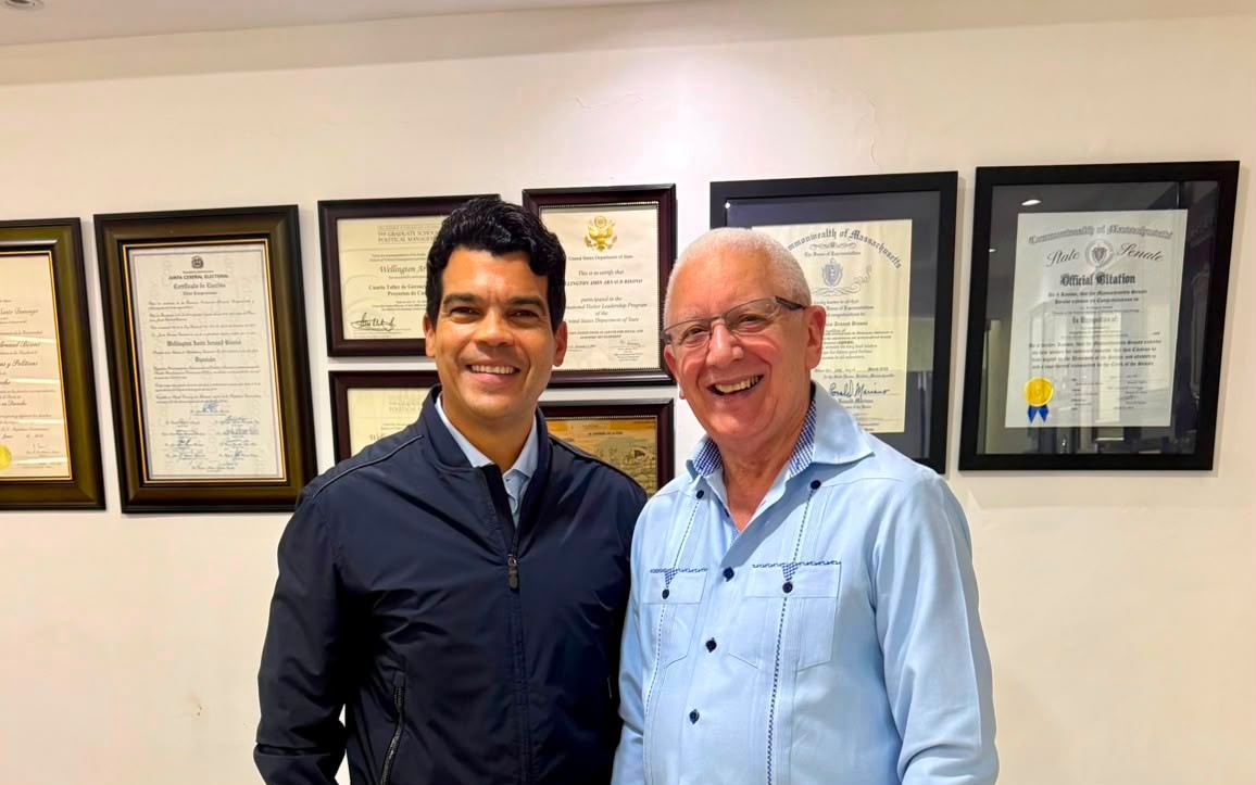 Wellington Arnaud designa al exdiputado Ramón Ceballo como vocero oficial de su proyecto presidencial