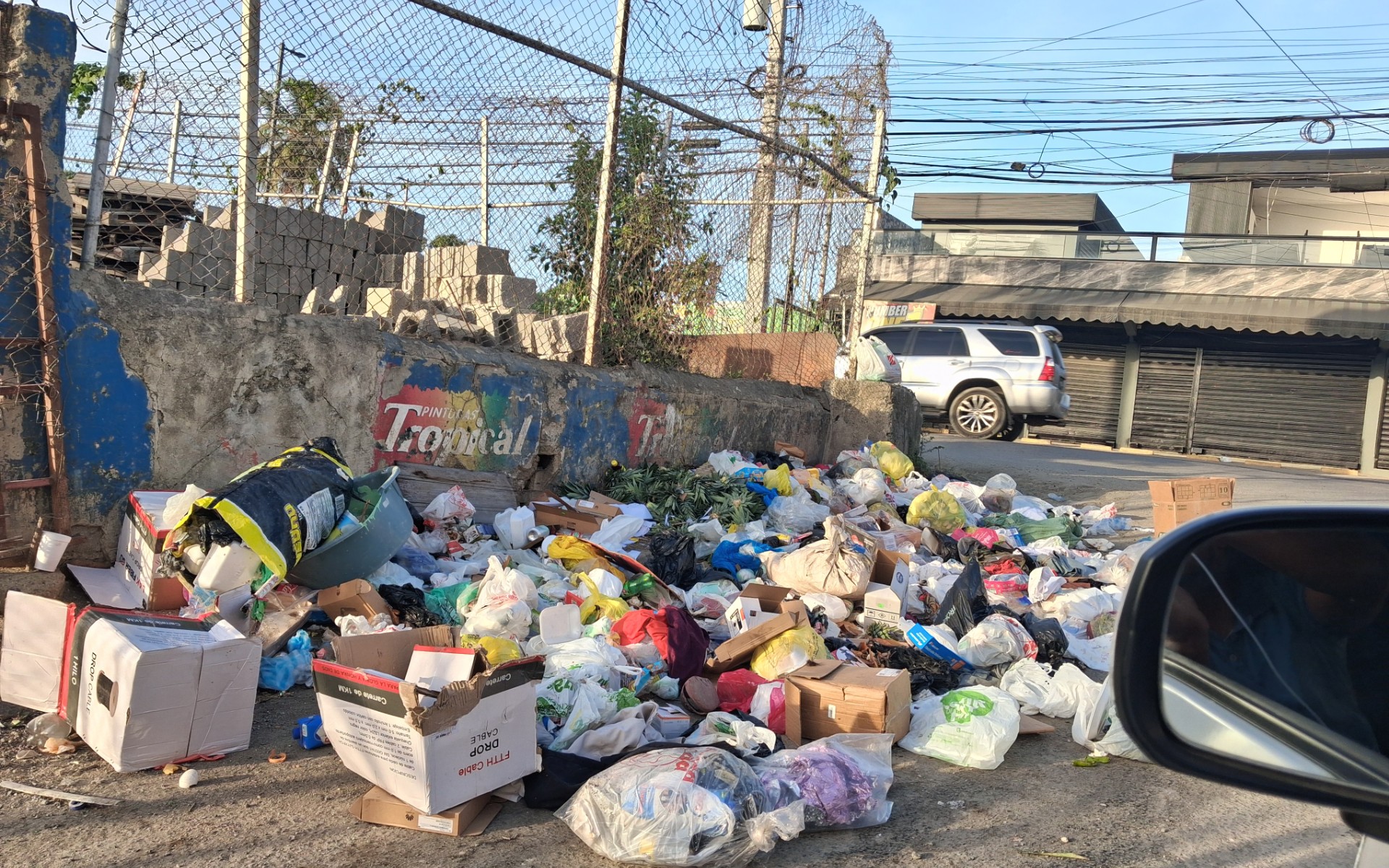 Domingo 27 de septiembre: así luce la carretera a Yamasá en Santo Domingo Norte.