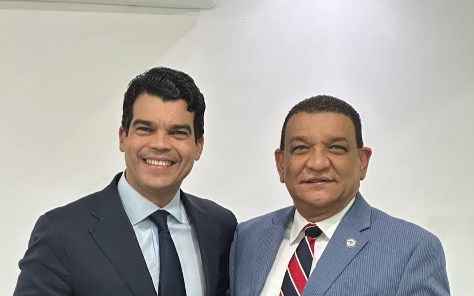 Wellington Arnaud designa a Guillermo Moringlane director ejecutivo del sector Salud de su proyecto presidencial.