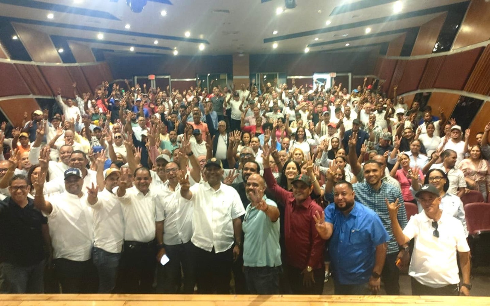 Proyecto presidencial Wellington Arnaud 2028 capacita equipo de la Línea Noroeste para fortalecer trabajo territorial