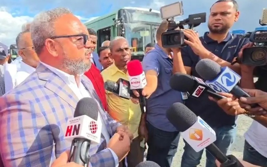 Mochotran respalda foro de movilidad sostenible y pide integrar a dirigentes de rutas de Santo Domingo y Santiago