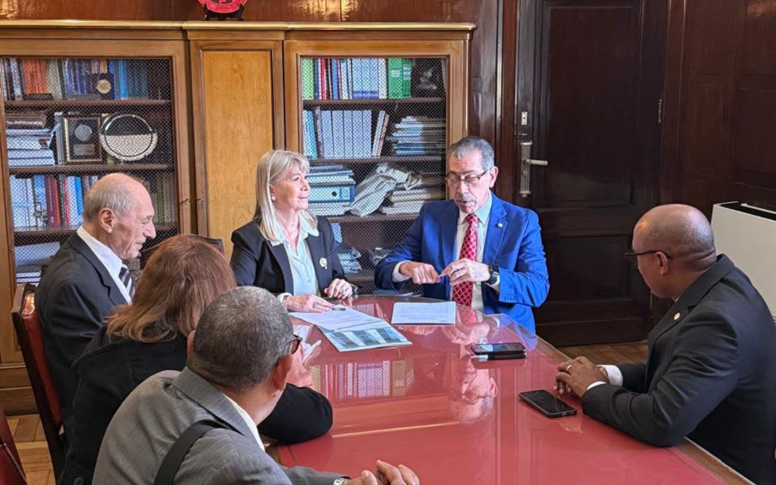 UASD otorga Doctor Honoris Causa al eminente jurista argentino Eugenio Raúl Zaffaroni