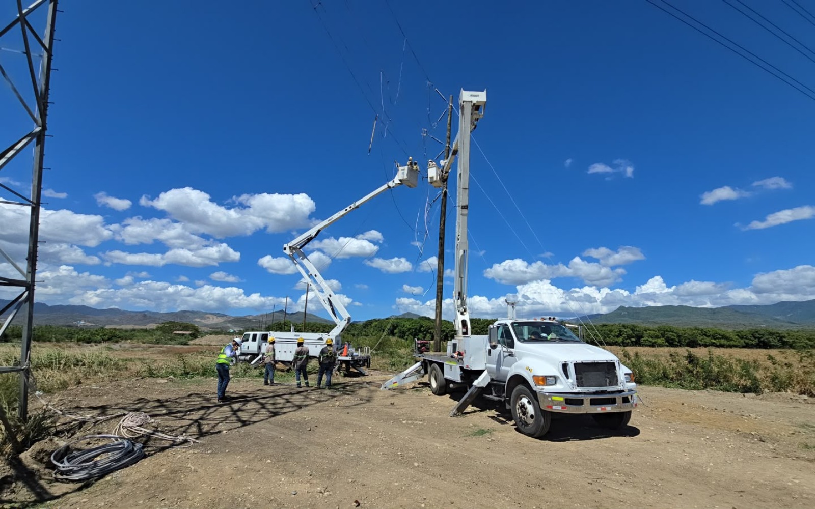 ETED ejecuta adecuaciones en líneas de transmisión para facilitar construcción de la Circunvalación de Navarrete.