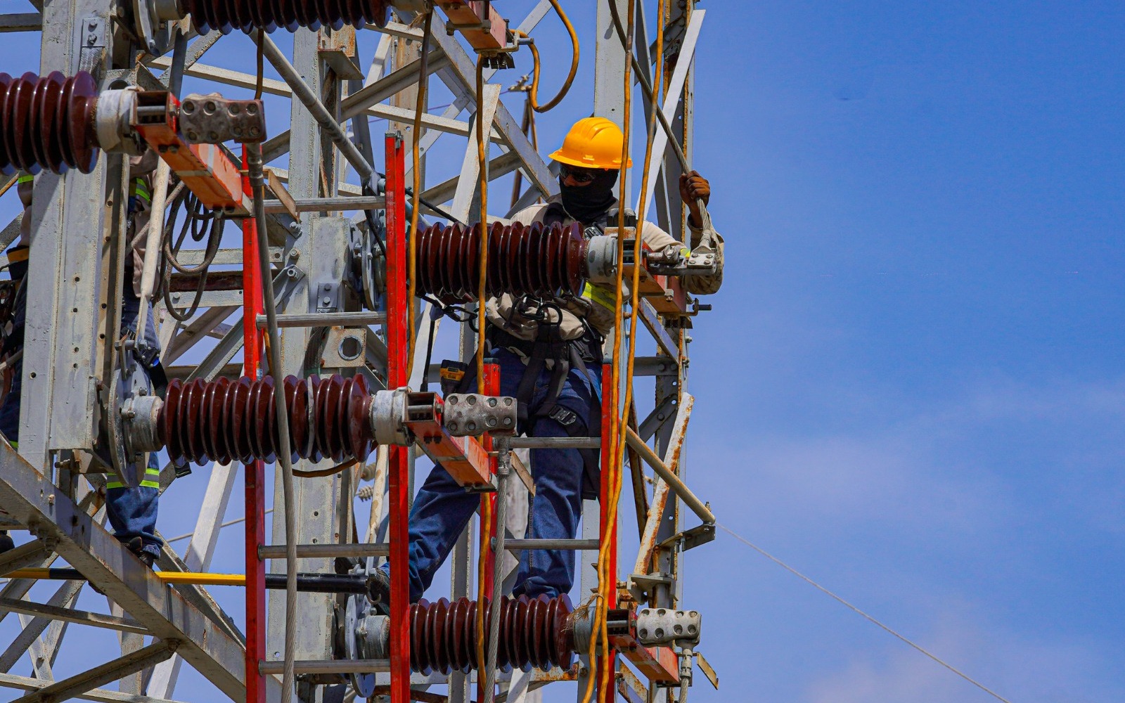 ETED avanza en la renovación de infraestructuras estratégicas de transmisión eléctrica