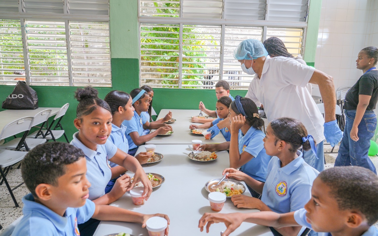En el Día Mundial de la Alimentación, el INABIE destaca cómo se desarrollan las recetas del menú escolar destinadas a más de 2.1 millones de beneficiarios
