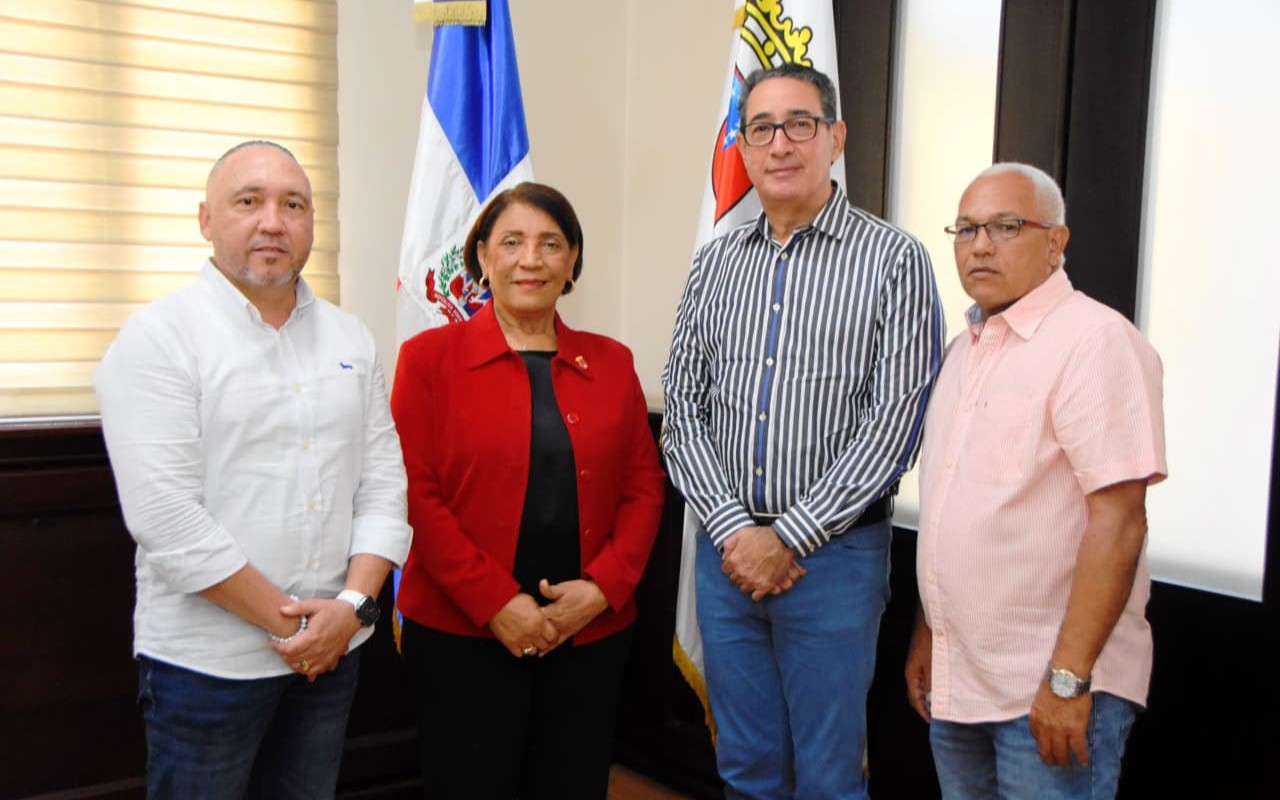 Alcaldesa Amparo Custodio y UCAVE garantizan la celebración del Carnaval vegano 2027
