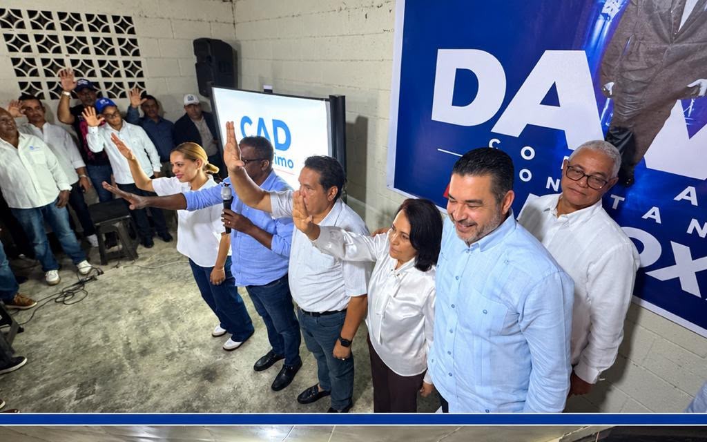 Agustín Burgos juramenta comité de apoyo a David Collado en el Municipio de Constanza