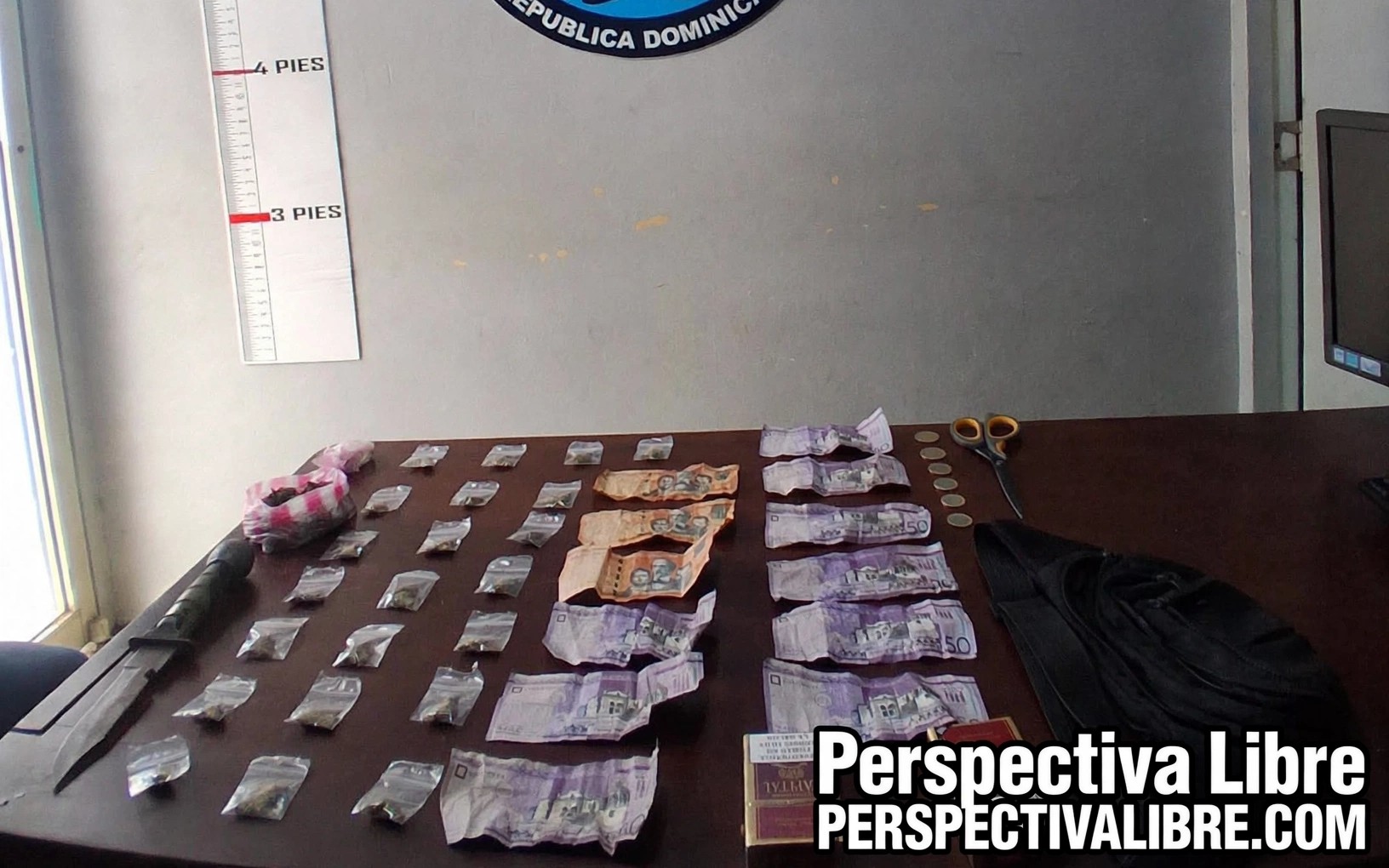 Policía y MP ocupan armas, drogas y contrabando en operativos en Independencia y Valverde; dos detenidos