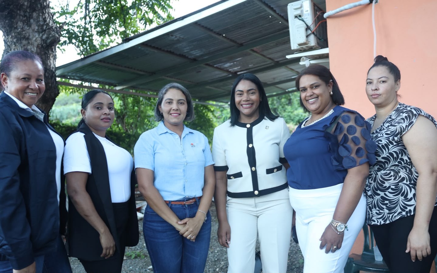 La fuerza femenina de Carolina Mejía se organiza y crece en todo el territorio nacional