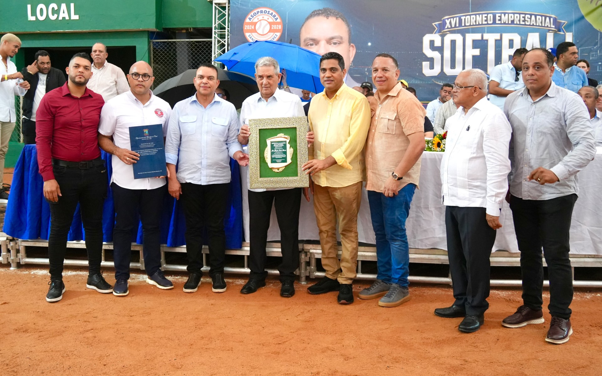 Director del SNS es reconocido por la Asociación de Sóftbol de Sánchez Ramírez