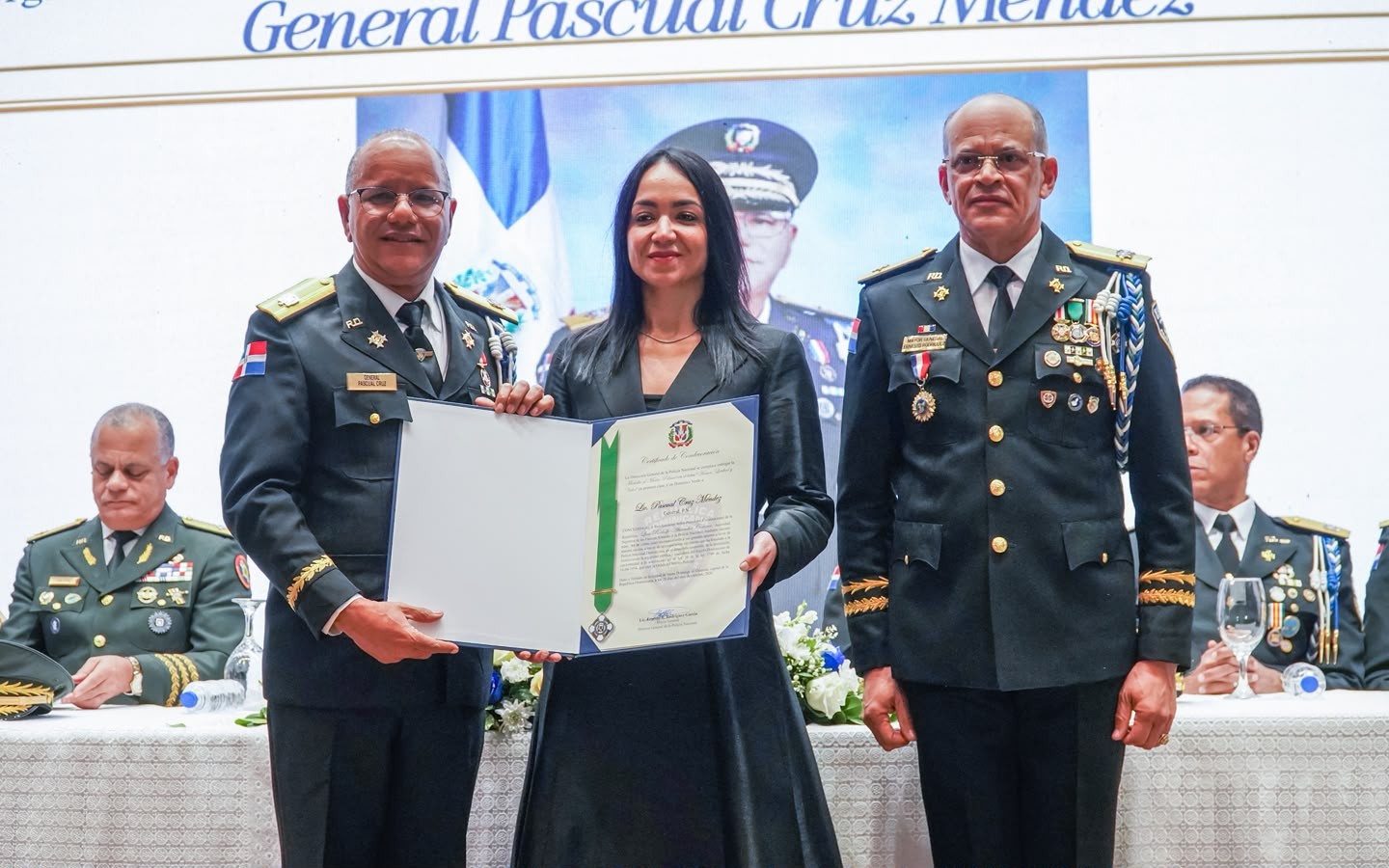 Director de la DIGESETT fue condecorado con la Medalla al Mérito en su Primera Clase con distintivo verde