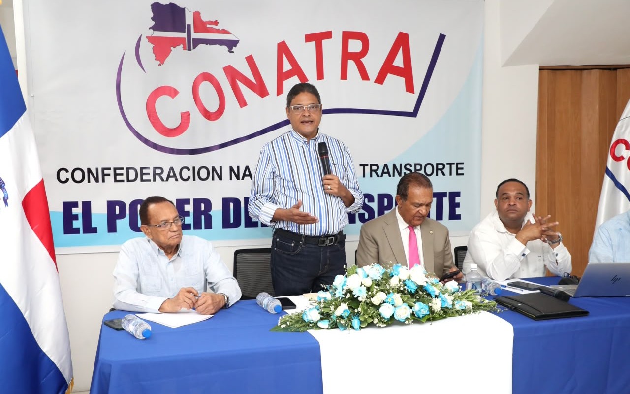 INTRANT fortalece diálogo con transportistas y crea comisión para revisión de expedientes*